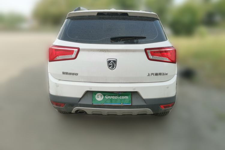 Used Baojun 560 2015 1.8L manual luxury version Rear