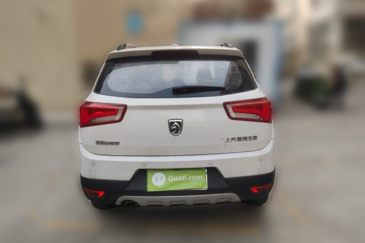 Used Baojun 560 2015 1.8L manual luxury version Rear