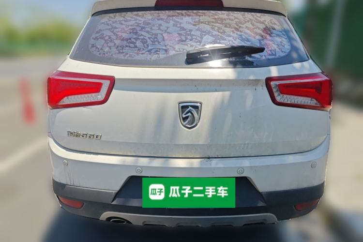 Used Baojun 560 2015 1.8L manual luxury version Rear