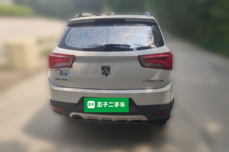 Used Baojun 560 2015 1.8L manual luxury version Rear