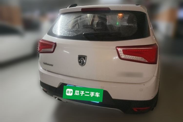 Used Baojun 560 2015 1.8L manual luxury version Rear