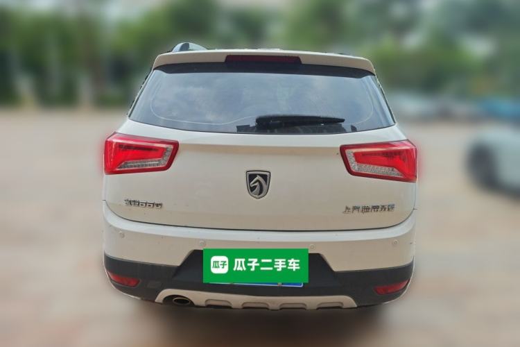 Used Baojun 560 2015 1.8L manual luxury version Rear