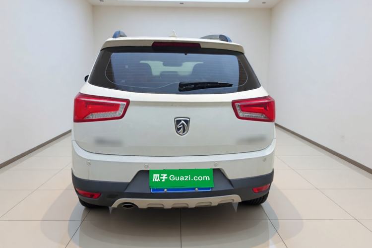Used Baojun 560 2015 1.8L manual luxury version Rear