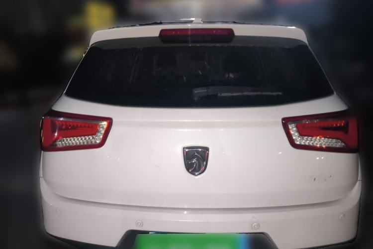 Used Baojun 560 2015 1.8L manual luxury version Rear