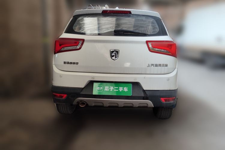 Used Baojun 560 2015 1.8L manual luxury version Rear