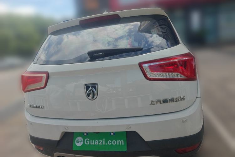 Used Baojun 560 2015 1.8L manual luxury version Rear