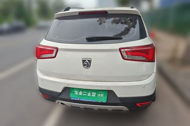 Used Baojun 560 2015 1.8L manual luxury version Rear