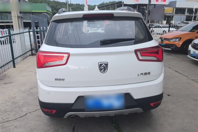 Used Baojun 560 2015 1.8L manual luxury version Rear