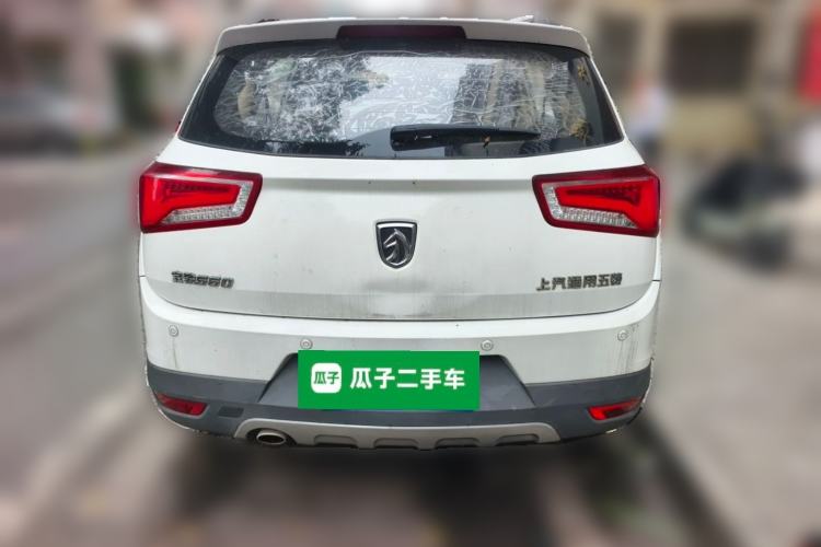 Used Baojun 560 2015 1.8L manual luxury version Rear