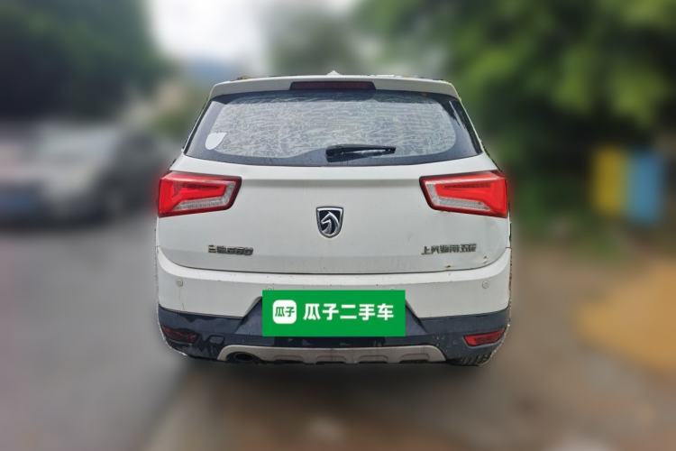 Used Baojun 560 2015 1.8L manual luxury version Rear