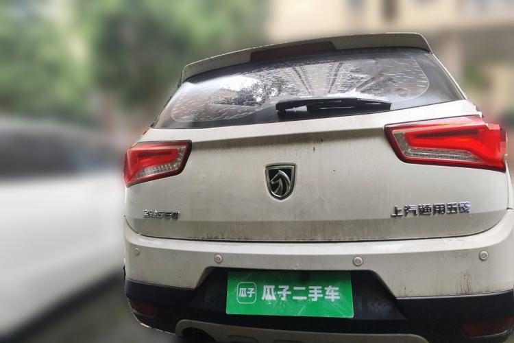 Used Baojun 560 2015 1.8L manual luxury version Rear