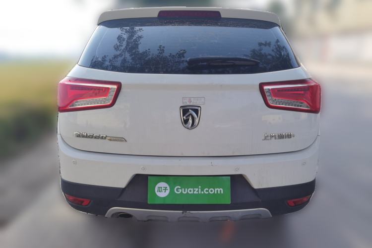 Used Baojun 560 2015 1.8L manual Comfort trim level Rear