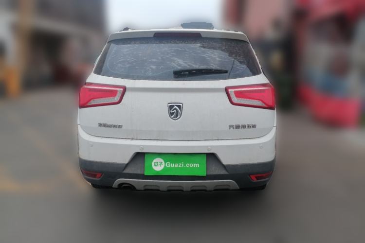 Used Baojun 560 2015 1.8L manual luxury version Rear