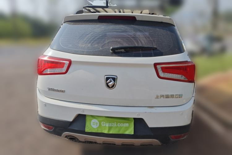 Used Baojun 560 2015 1.8L manual Comfort trim level Rear