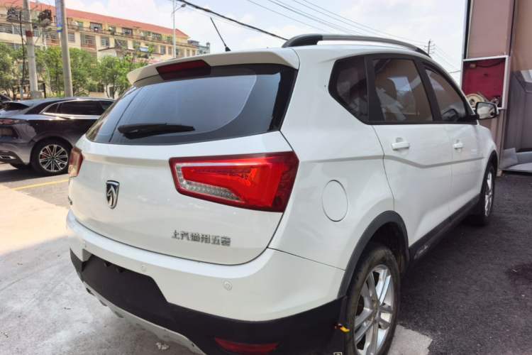 Used Baojun 560 2015 1.8L manual Comfort trim level Rear Right 45 Deg