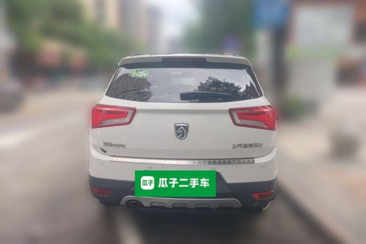 Used Baojun 560 2015 1.8L manual luxury version Rear