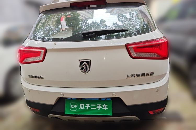 Used Baojun 560 2015 1.8L manual luxury version Rear