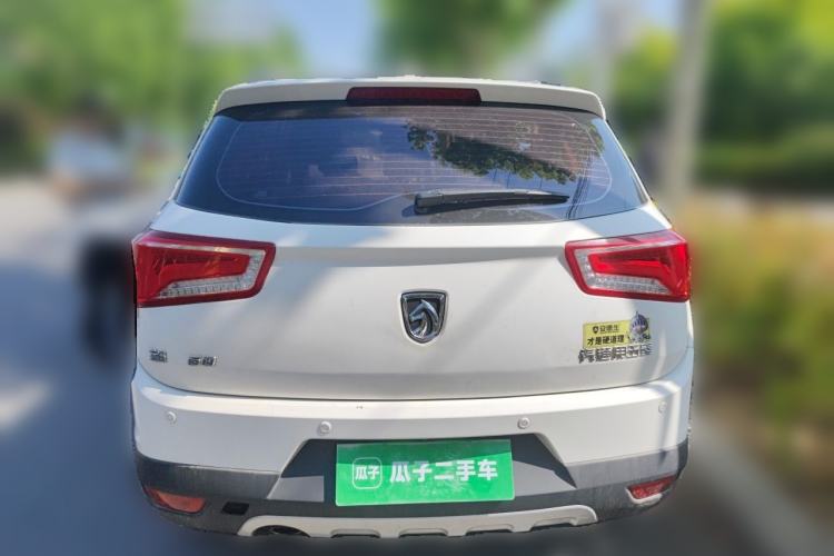 Used Baojun 560 2015 1.8L manual luxury version Rear