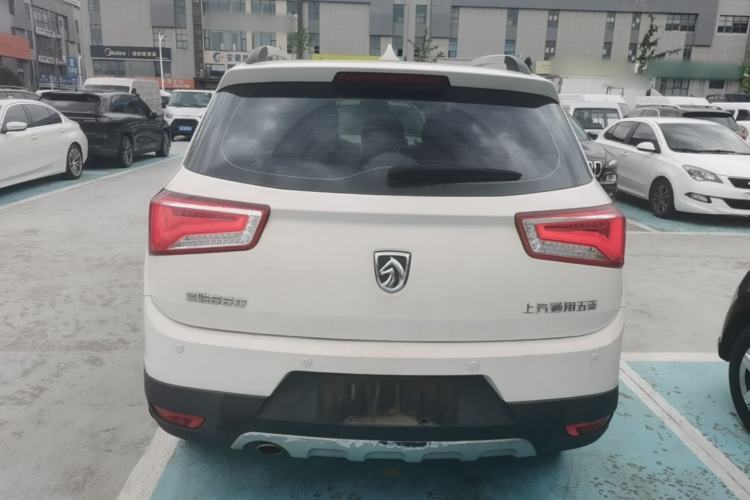 Used Baojun 560 2015 1.8L manual luxury version Rear
