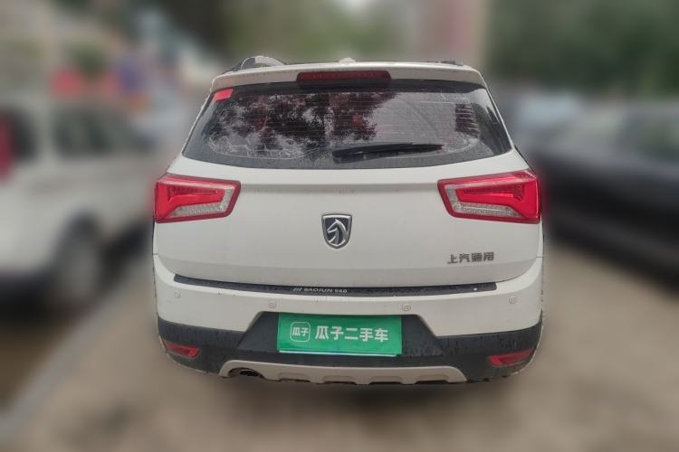 Used Baojun 560 2015 1.8L manual luxury version Rear