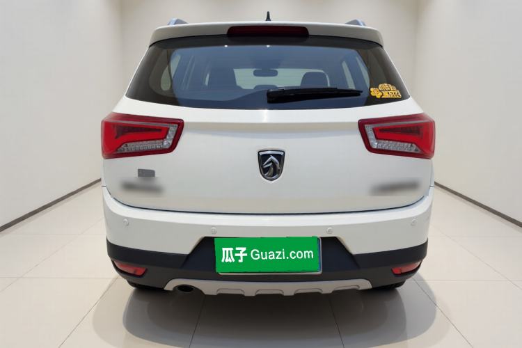 Used Baojun 560 2015 1.8L manual Comfort trim level Rear
