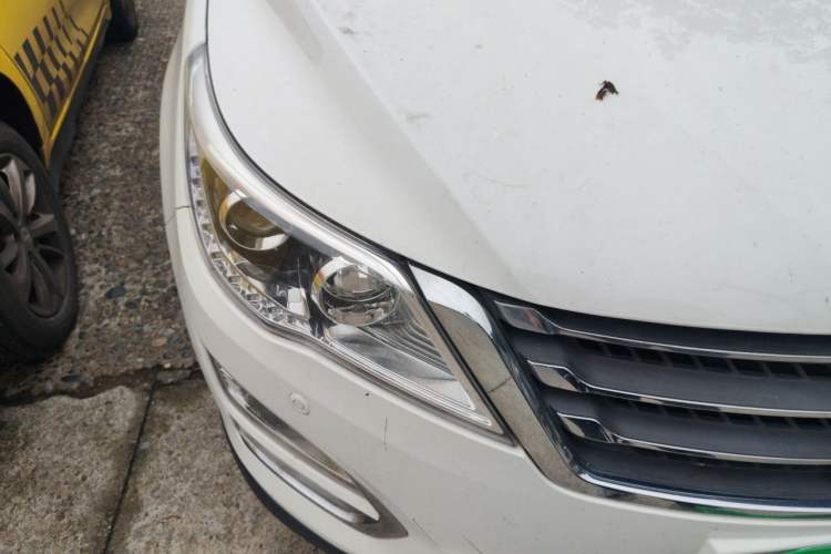 Used Baojun 560 2015 1.8L manual luxury version Right Front Headlight