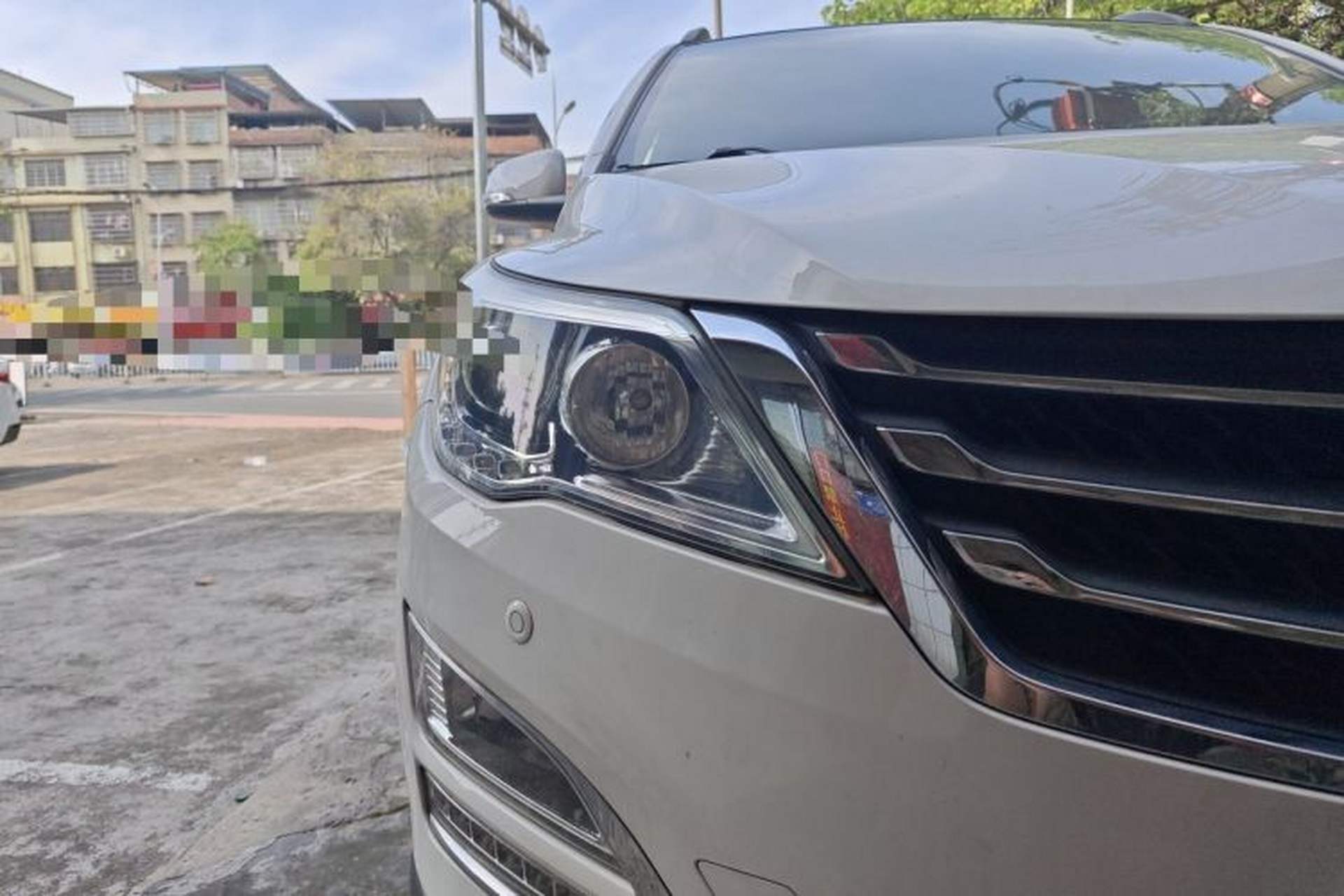 Used Baojun 560 2015 1.8L manual luxury version Right Front Headlight