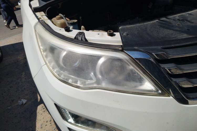 Used Baojun 560 2015 1.8L manual Comfort trim level Right Front Headlight