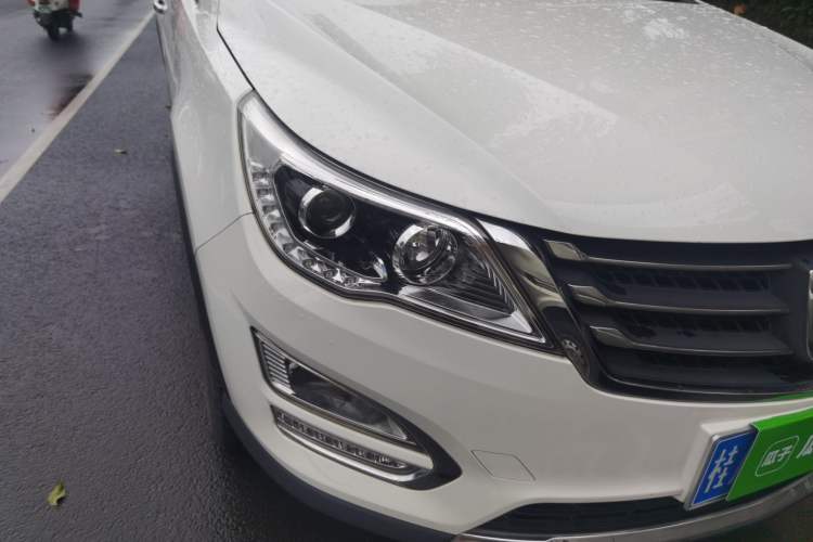 Used Baojun 560 2015 1.8L Manual Elite Edition Right Front Headlight
