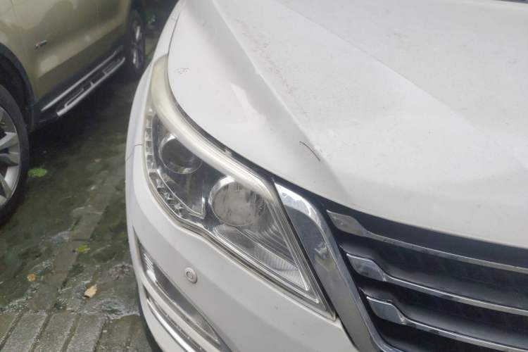 Used Baojun 560 2015 1.8L manual luxury version Right Front Headlight