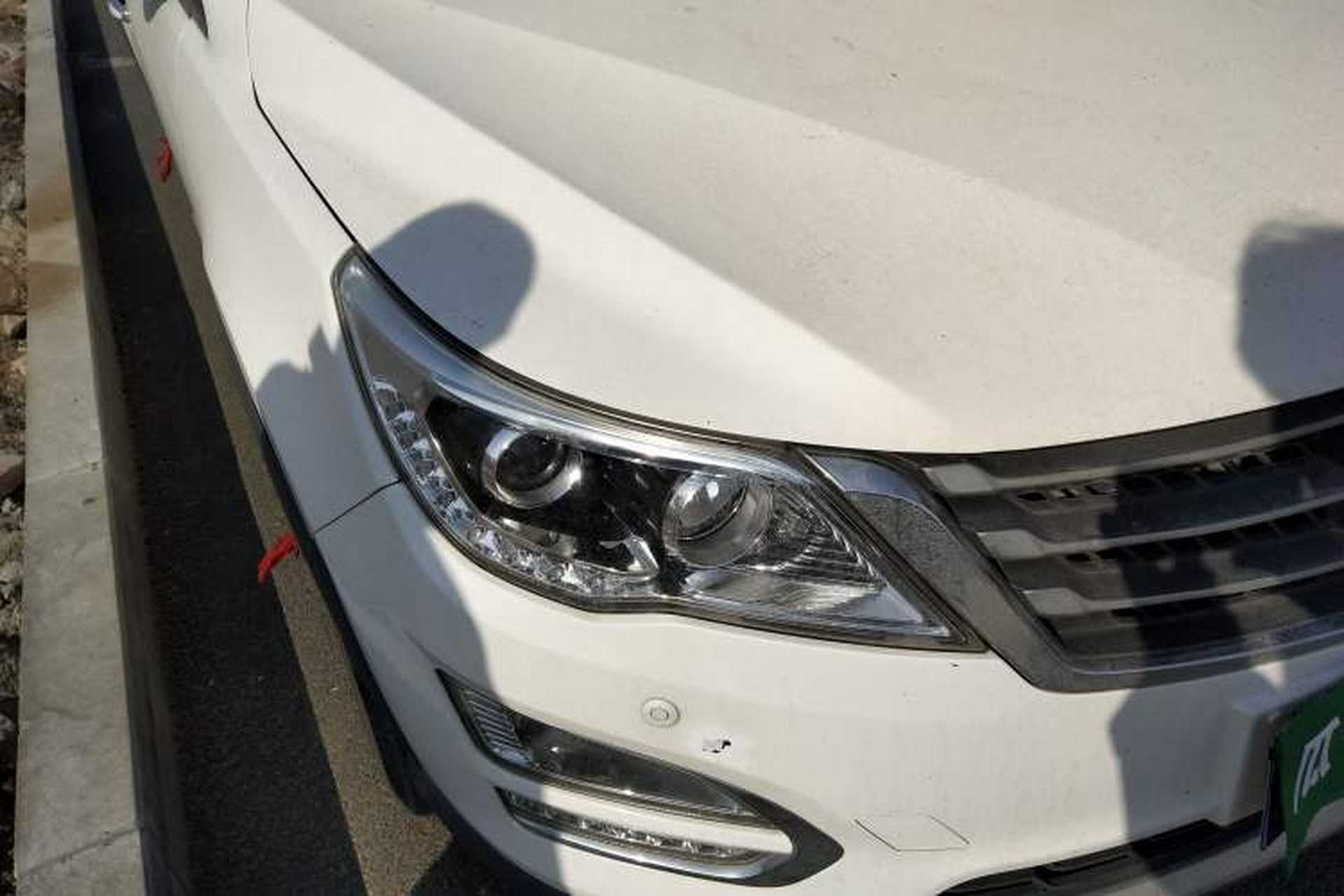 Used Baojun 560 2015 1.8L manual luxury version Right Front Headlight