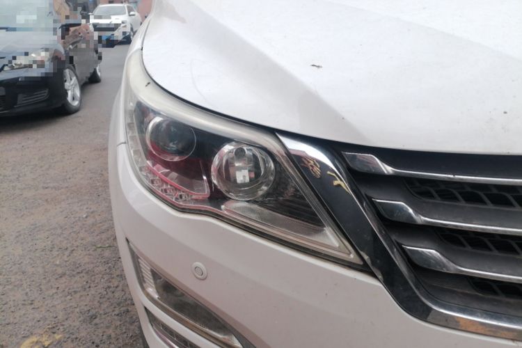 Used Baojun 560 2015 1.8L manual luxury version Right Front Headlight