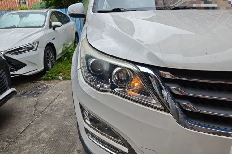 Used Baojun 560 2015 1.8L manual Comfort trim level Right Front Headlight
