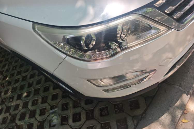 Used Baojun 560 2015 1.8L Manual Elite Edition Right Front Headlight
