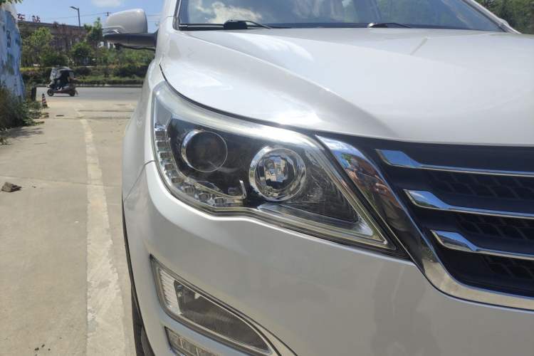 Used Baojun 560 2015 1.8L Manual Elite Edition Right Front Headlight