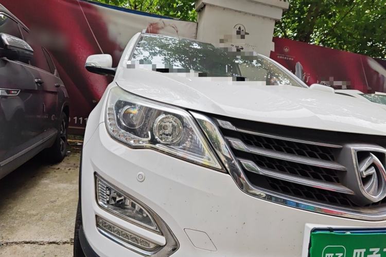 Used Baojun 560 2015 1.8L manual luxury version Right Front Headlight