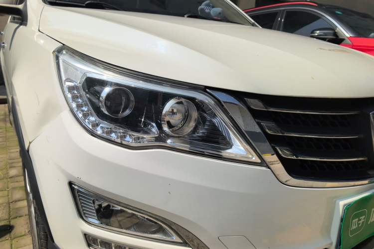 Used Baojun 560 2015 1.8L Manual Elite Edition Right Front Headlight