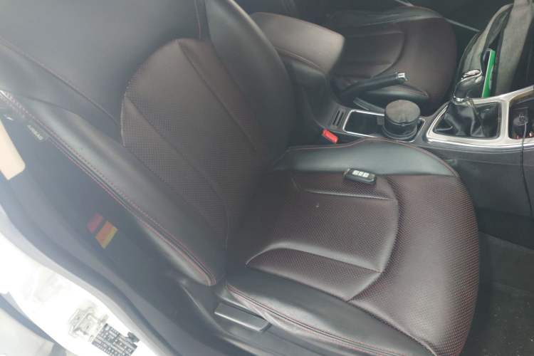 Used Baojun 560 2015 1.8L manual luxury version Right Front Seat