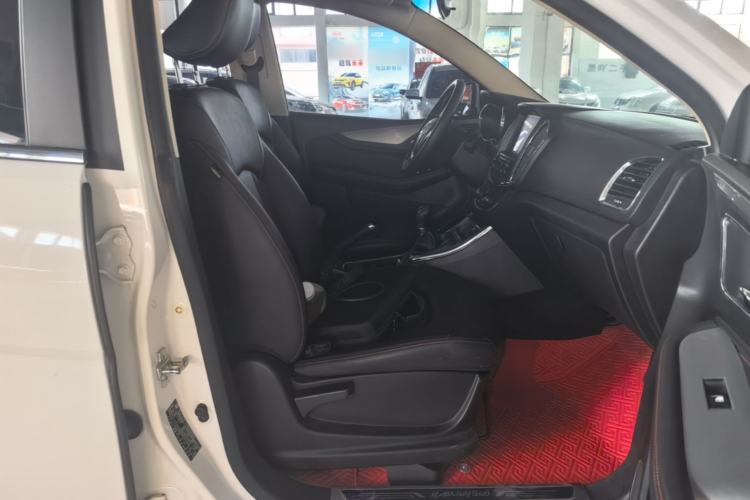 Used Baojun 560 2015 1.8L manual luxury version Right Front Seat