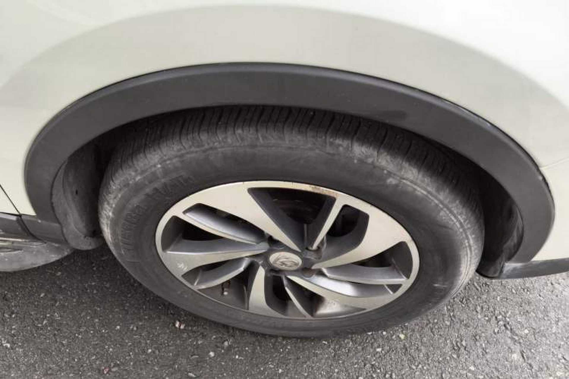 Used Baojun 560 2015 1.8L manual luxury version Right Front Wheel Hub