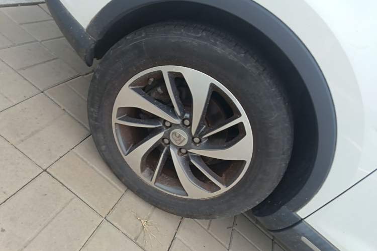 Used Baojun 560 2015 1.8L manual luxury version Right Front Wheel Hub