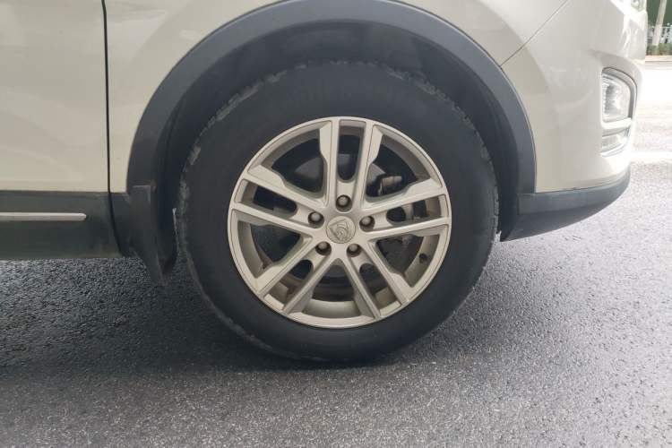Used Baojun 560 2015 1.8L Manual Elite Edition Right Front Wheel Hub