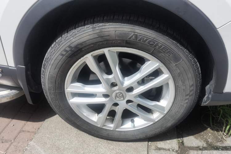 Used Baojun 560 2015 1.8L manual Comfort trim level Right Front Wheel Hub