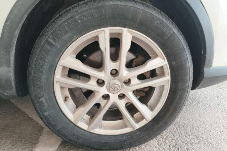 Used Baojun 560 2015 1.8L manual Comfort trim level Right Front Wheel Hub