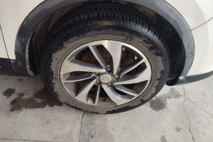 Used Baojun 560 2015 1.8L manual luxury version Right Front Wheel Hub