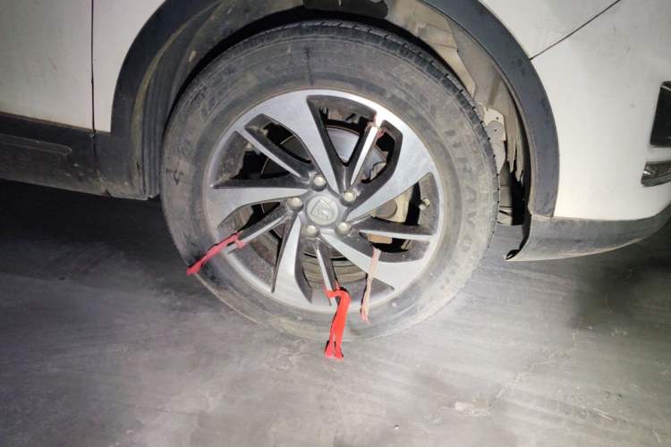Used Baojun 560 2015 1.8L manual luxury version Right Front Wheel Hub