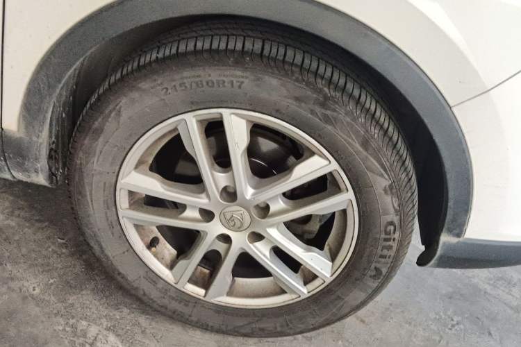 Used Baojun 560 2015 1.8L Manual Elite Edition Right Front Wheel Hub