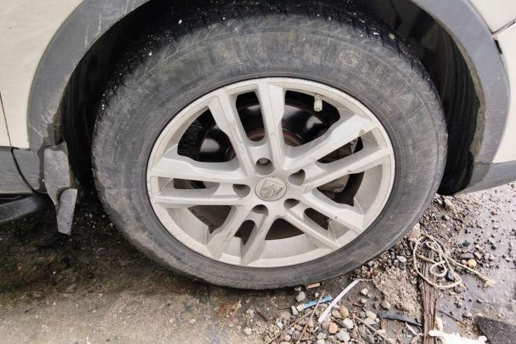 Used Baojun 560 2015 1.8L Manual Elite Edition Right Front Wheel Hub