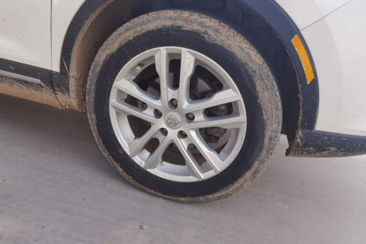 Used Baojun 560 2015 1.8L manual Comfort trim level Right Front Wheel Hub