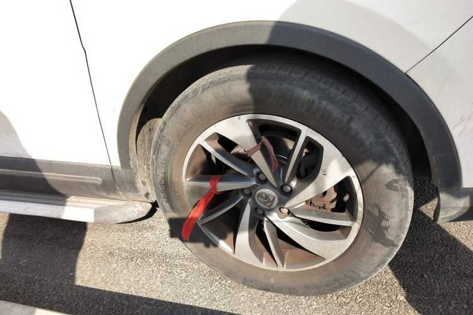 Used Baojun 560 2015 1.8L manual luxury version Right Front Wheel Hub